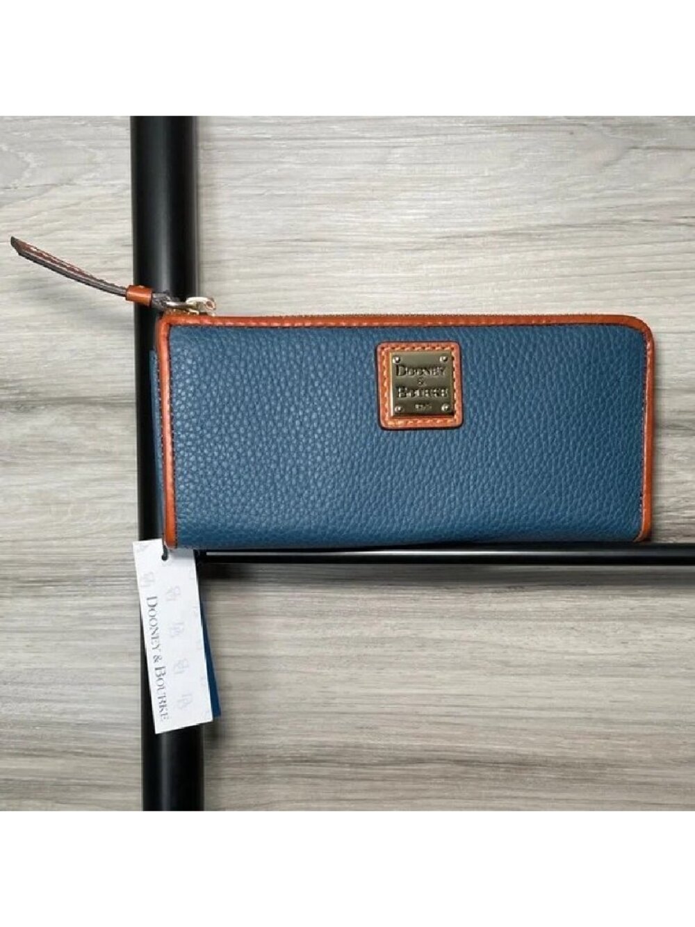NWT- Women's Dooney & Bourke Pebble Leather Zip Clutch/Wallet, Jeans